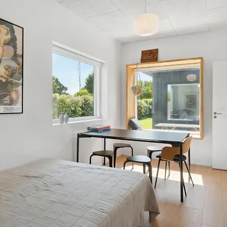 3 Bedroom Cozy In 펜션 보르콥