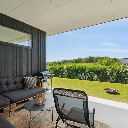 3 Bedroom Cozy In Holiday home