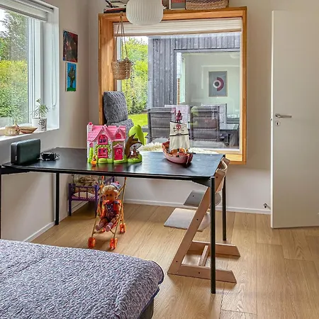 3 Bedroom Cozy In Prázdninový dům Børkop